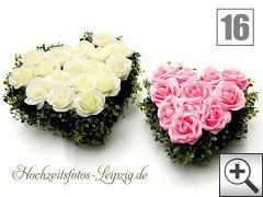 Hochzeitsauto Blumenschmuck Beispiel 16 - Autogesteck 2 Rosenherzen in Wei und Rosa