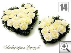 Hochzeitsauto Blumenschmuck Beispiel 14 - Autogesteck 2 weie Rosenherzen