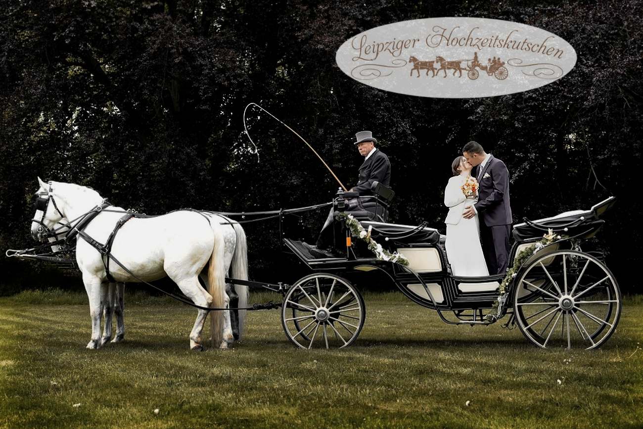 Foto: Schwarze Brautkutsche beim Brautpaarshooting am Kloster Nimbschen