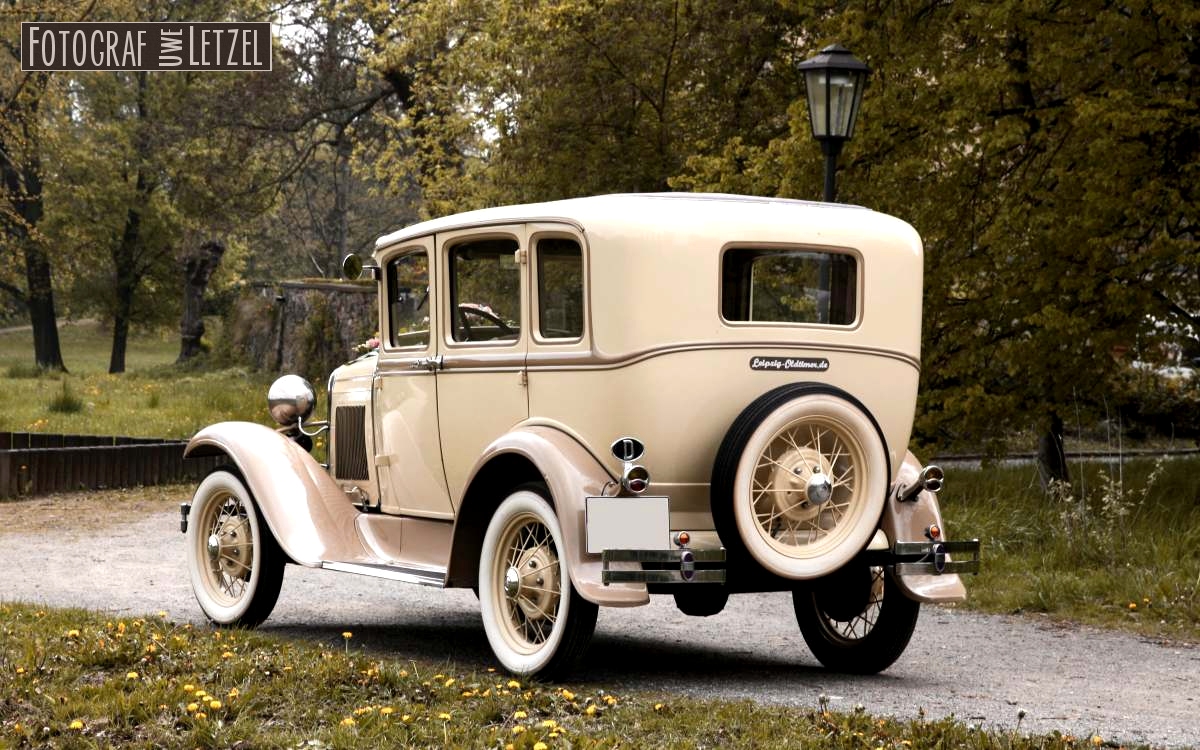 Standesamt Schkeuditz Hochzeitsauto mieten - Heiraten mit Oldtimer in Schkeuditz
