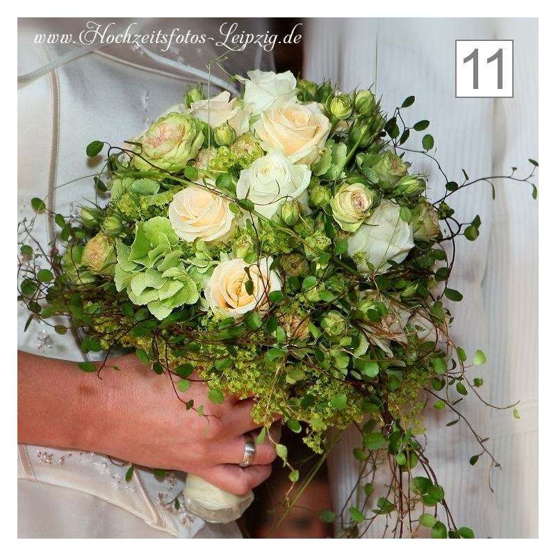Hochzeitsfoto Brautstrau Grimma Kloster Nimbschen (Hochzeitsfloristik Brautblumen + Brautigam Anstecker)