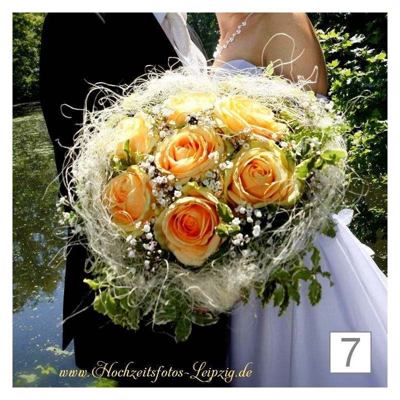 Hochzeitsfoto Brautstrau Leipzig Connewitz (Hochzeitsfloristik Brautblumen + Brautigam Anstecker)